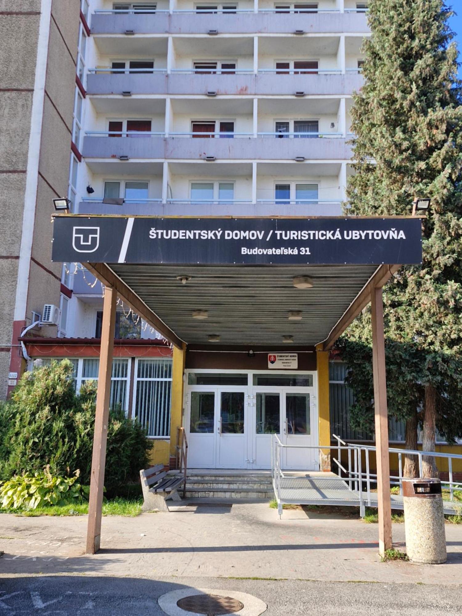 Studentsky Domov B31 Hotell Prešov Eksteriør bilde